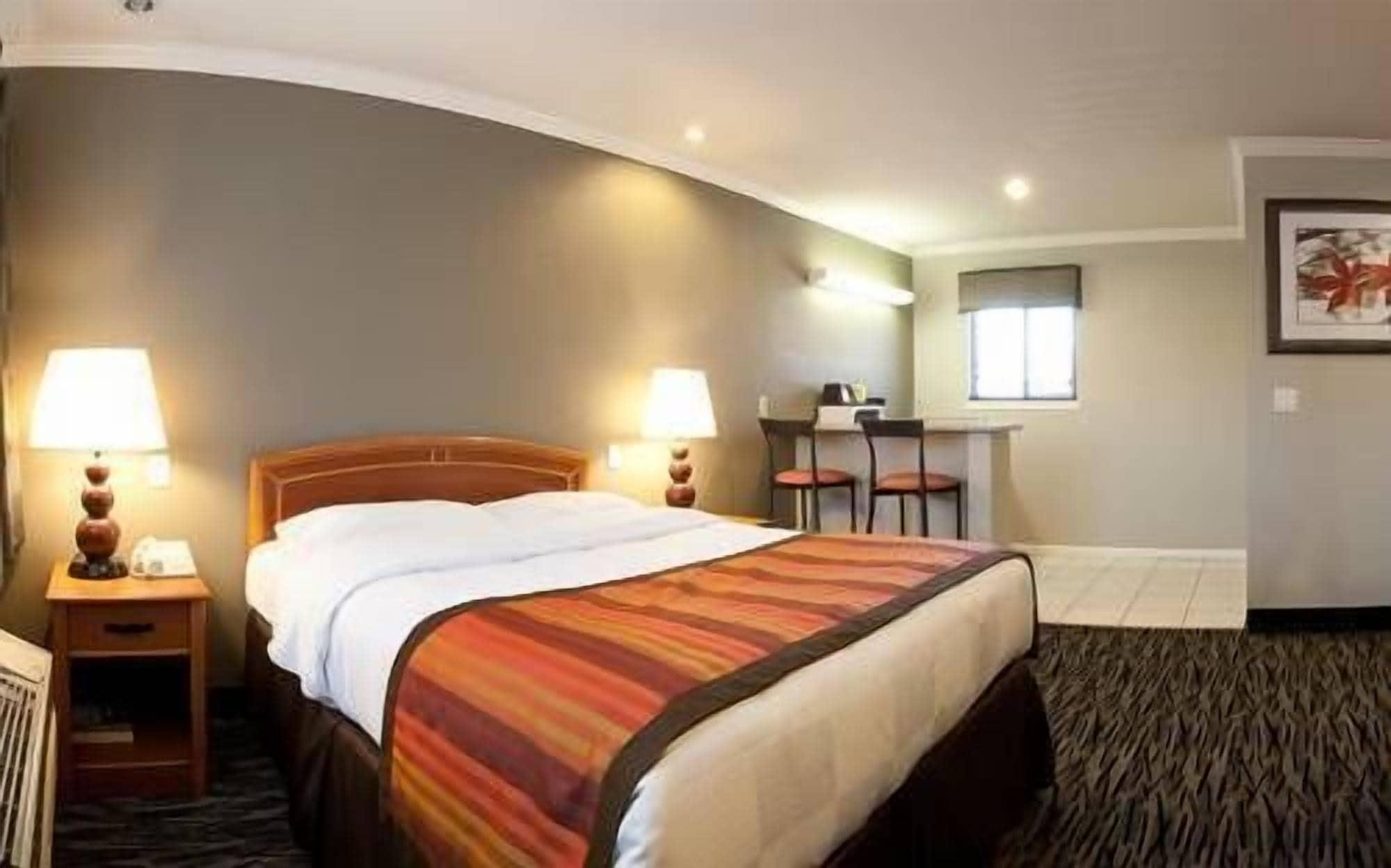 Hotel Parmani Palo Alto Bagian luar foto